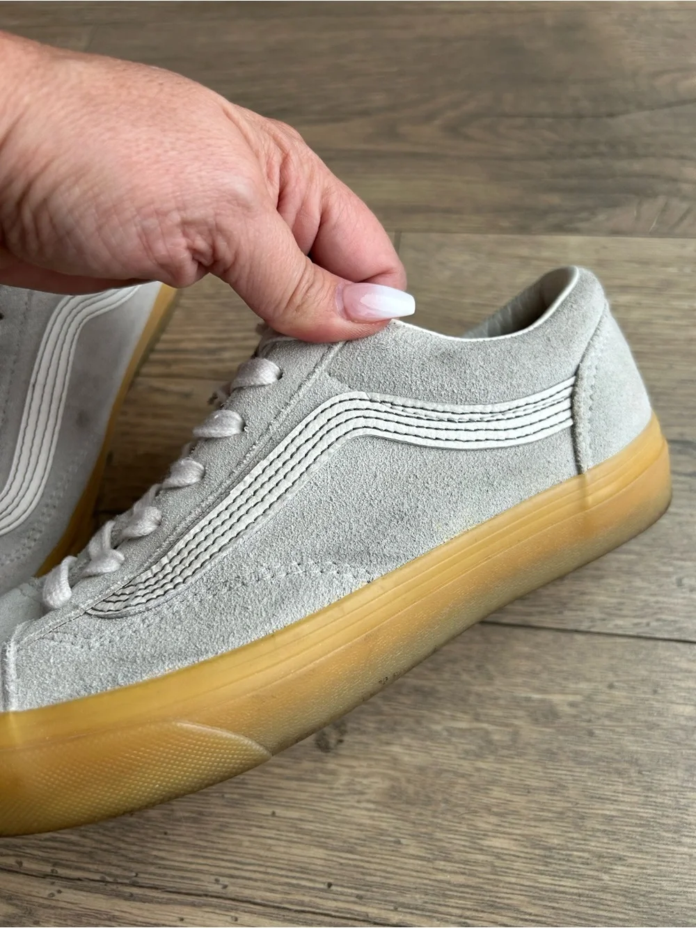 🛹 VANS Low Top Suede Sneakers in Light Gray with Gum Sole